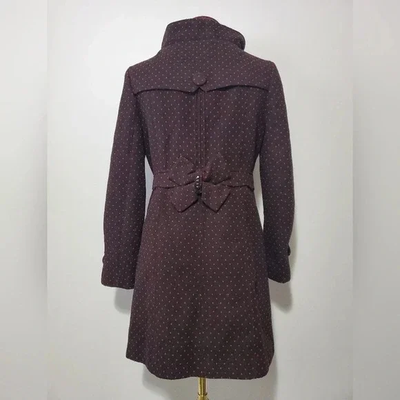 Feiermina  black coat with red polka dots. Bows in front and back. Size large - Picture 8 of 16